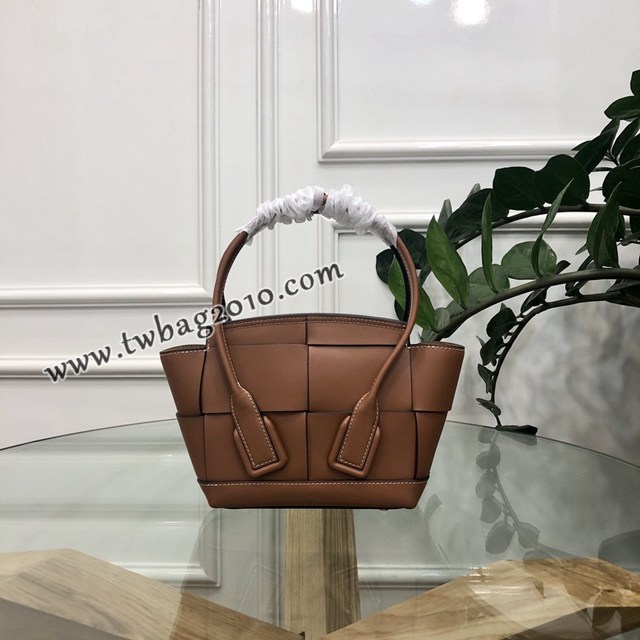Bottega veneta高端女包 6693焦糖色 寶緹嘉新款the Arco29mini平紋進口皮包 BV經典款手拎女包  gxz1305